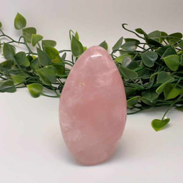 Rozenkwarts sculptuur