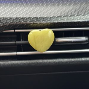 Jade hart voor in de auto