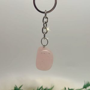 Rozenkwarts gepolijst sleutelhanger #59