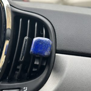 Lapis lazuli voor in de auto