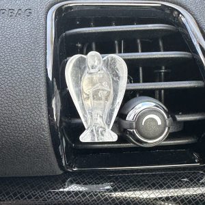 Bergkristal engel voor in de auto