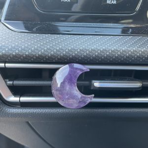 Amethist maan voor in de auto