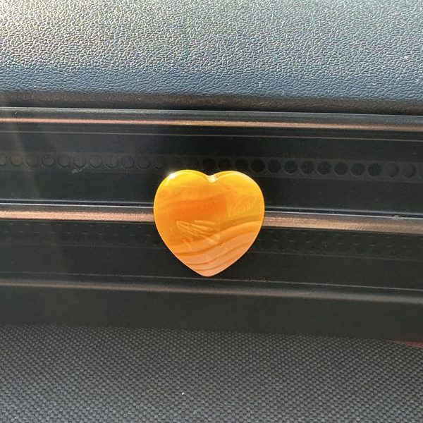 Agaat (geel gebeits)  hartje voor in de auto (klein)
