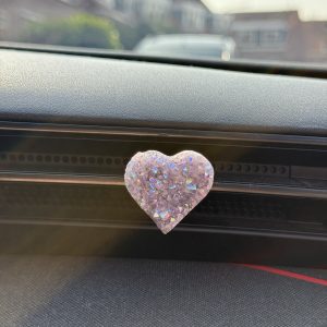 Angel aura (Amethist gecoat) hart voor in de auto