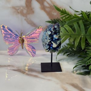 Titanium aura "Amethist gecoat" mini op standaard #402
