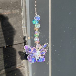 Regenboog raam kristal vlinder roze